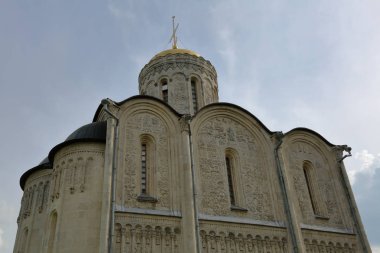 Vladimir, Rusya - 18 Mart 2018: St Demetrius Cathedral XII yüzyıl. Beyaz taş mimarisinin eşsiz monumet. UNESCO'nun Dünya Kültür Mirası Listesi'ne üzerinde yazılı