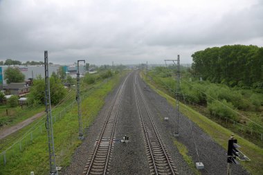 Bogolyubovo, Rusya - 19 Mayıs 2018: Tren İstasyonu bulutlu bir günde. Vladimir Bölgesi