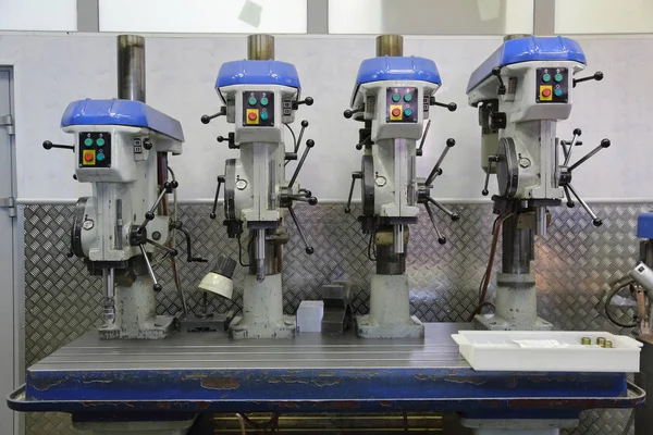 Machine Industrielle Rétro Pour Travail Des Métaux Dans Atelier Usine — Photo
