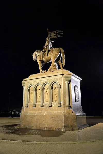 俄罗斯弗拉基米尔 2018年5月18日 弗拉基米尔王子和圣西奥多纪念碑 于2007年开业 雕塑家谢尔盖 Isakov — 图库照片