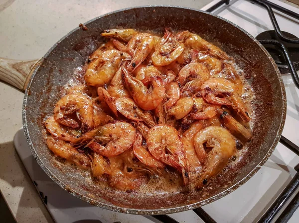 Giant Orange Shrimps Heads Fried Oil Frying Pan Gas Stove — Stock Photo, Image