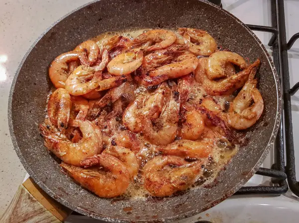 Giant Orange Shrimps Heads Fried Oil Frying Pan Gas Stove — Stock Photo, Image