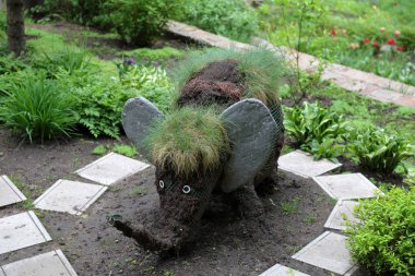 Vladimir, Rusya - 19 Mayıs 2018: Şehrin tarihi merkezine ataerkil bahçede. XVI. yüzyıldan kültürel dinlenme yeri olarak bilinen