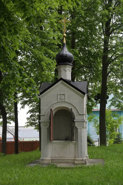 Vladimir Oroszország 2018 Május Részét Képezi Homlokzat Színeváltozása Templom 1117 — Stock Fotó