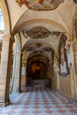 Bologna, İtalya - 20 Mayıs 2018: Archiginnasio Palazzo. İlk kalıcı Sarayı eski Üniversitesi. 1563 inşa