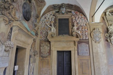 Bologna, İtalya - 20 Mayıs 2018: Archiginnasio Palazzo. İlk kalıcı Sarayı eski Üniversitesi. 1563 inşa