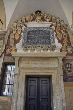 Bologna, İtalya - 20 Mayıs 2018: Archiginnasio Palazzo. İlk kalıcı Sarayı eski Üniversitesi. 1563 inşa