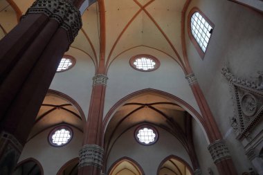 Bologna, İtalya - 20 Temmuz 2018: Piazza Maggiore içinde San Petronio Bazilikası, iç. Avrupa'nın altıncı büyük kilise. Bina 1390 atılmıştır