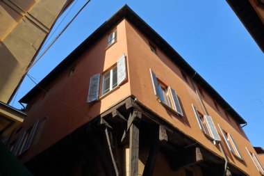 İtalya Bologna'da sokaklarında İnşaat ve mimari ayrıntılar