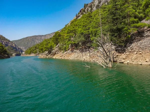 Τυρκουάζ Λίμνη Και Βουνά Τουρκικά Πράσινο Φαράγγι — Φωτογραφία Αρχείου