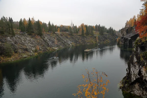 Malerische Herbstlandschaft Karelischen Bergpark Ruskeala Russland — Stockfoto