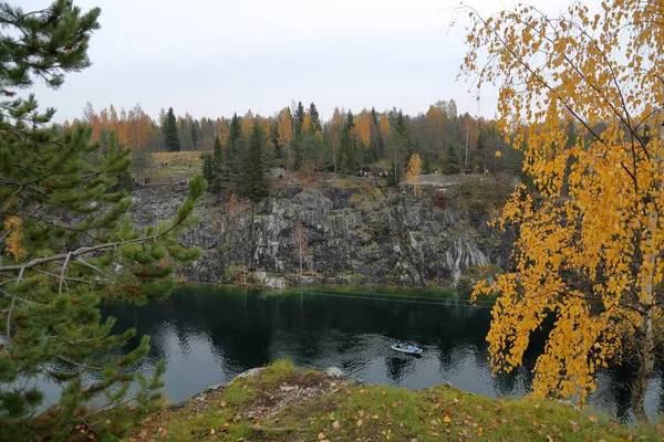Pittoreska Höstlandskap Parken Karelska Bergen Ruskeala Ryssland — Stockfoto