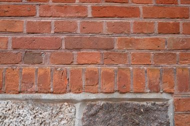 Eski bir dokulu tuğla tasarım kabartmalı duvar fikri