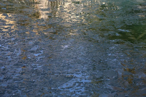 Superficie Agua Helada Invierno Con Trozos Hielo —  Fotos de Stock