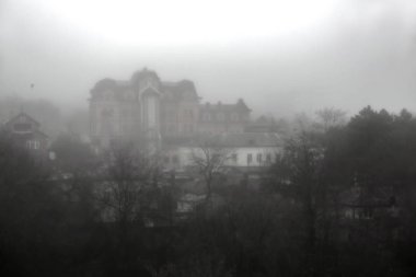 Sabah İl kasaba sisli sis