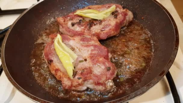 Gras Steak Porc Juteux Frit Dans Huile Olive Dans Une — Video