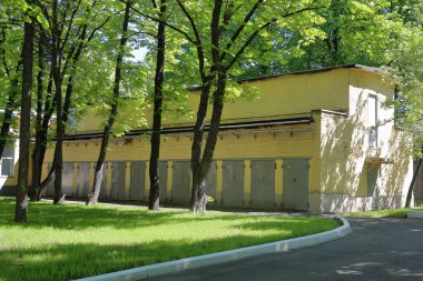 Endüstriyel bina dışında