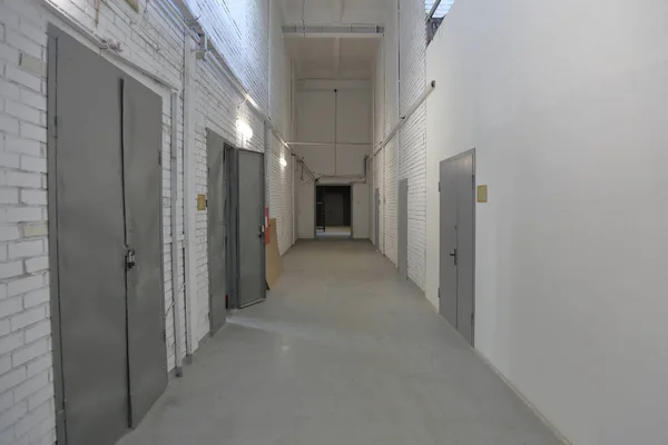 Corridoio in uno stabilimento industriale — Foto Stock