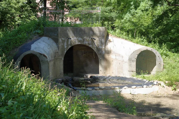 Concrete bomb shelter — Stock Photo, Image