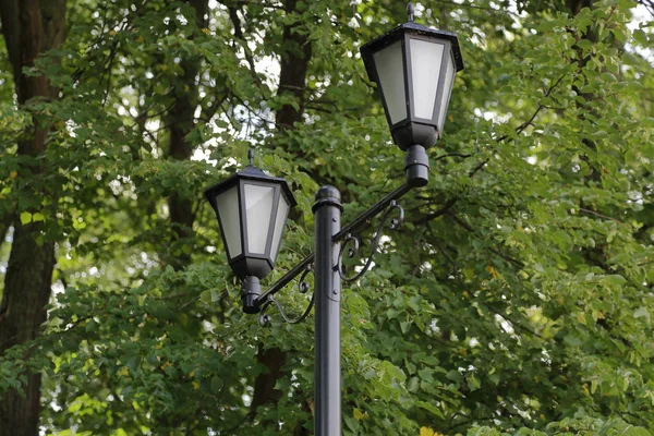 Lampy uliczne żelaza czarny — Zdjęcie stockowe