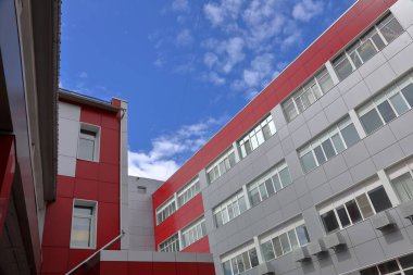 Endüstriyel bina dışında