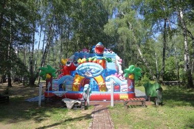 Çocuk şişme labirenti