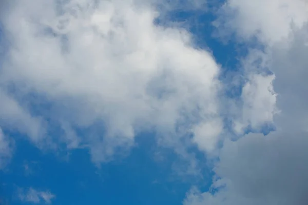 Clouds in the sky when the weather changes