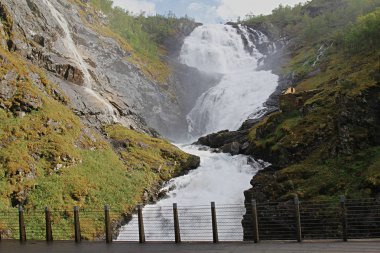 Kjosfossen şelalesi. Norveç'in en büyük şelalelerinden biri