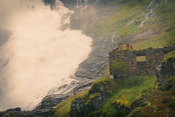 Waterval van kjosfossen. Een van de grootste watervallen van Noorwegen — Stockfoto