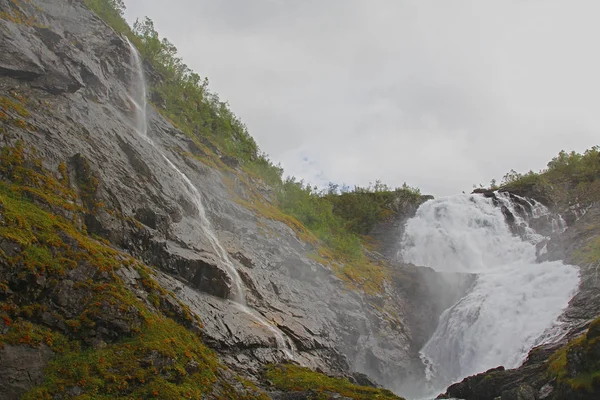 Kjosfossen. einer der größten Wasserfälle Norwegens — Stockfoto