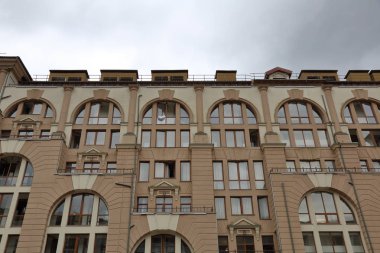 Krasnaya Polyana tatil beldesinin yerel mimarisi, Sochi, Rusya