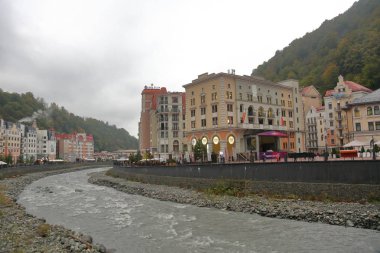 Krasnaya Polyana tatil beldesinin yerel mimarisi, Sochi, Rusya