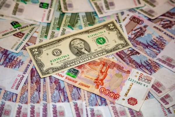 Dinero Moderno Rublos Rusos Facturas Papel Puestas Sobre Mesa — Foto de Stock