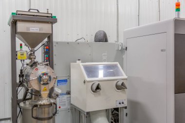 Moskova, Rusya - 9 Eylül 2020: Programlanabilir 3D baskı için özel profesyonel ekipman. SIU Sistem Fabrikasının Endüstriyel Atölyesi