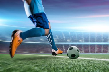 Kick topu Stadı'nda futbol oyuncu eylem.