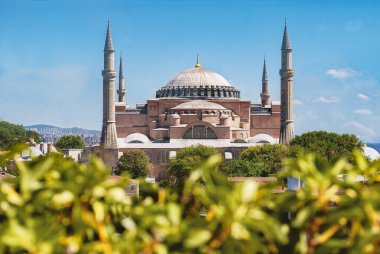 Bir otelin çatısından Ayasofya Camii manzarası.. 