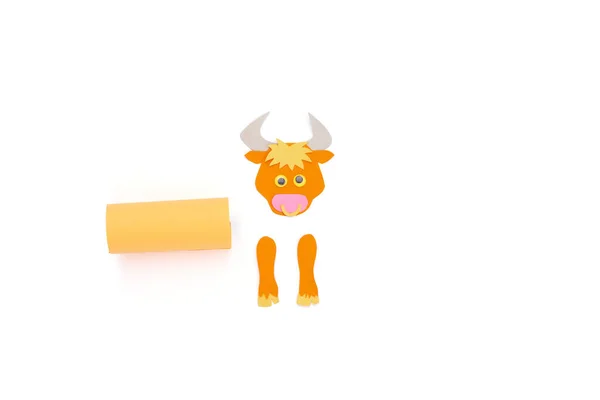 Easy bull toilet paper roll craft concept for kid and kindergarten, year of the ox — Stock Photo, Image