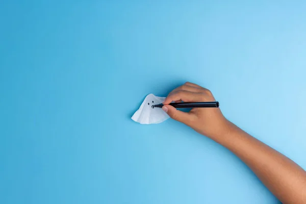 Arte del papel para la preparación de los niños, fantasma del proyecto de arte para los niños — Foto de Stock