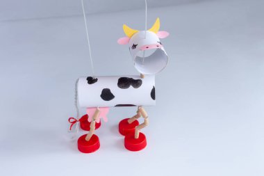 cow toilet paper roll craft for kid clipart