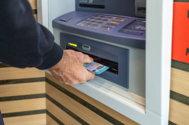 ATM 'de para, para makinesi.