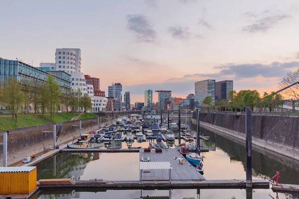 Duesseldorf Veduta Marina Verso Gli Edifici Media Harbour Tramonto Renania — Foto Stock