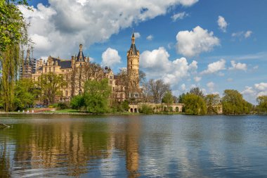 Schwerin - Schwerin Kalesi ve Turpçuluk, Mecklenburg-Vorpommern, Almanya, Schwerin, 27.04.2018