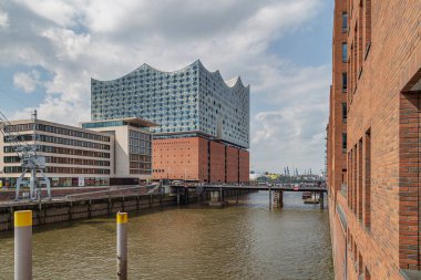 Hamburg - Dünyanın en büyük ve akustik konser salonlarından biri olan Elbe Filarmoni Konser Salonuna Bakınız, Hamburg, Almanya, 28.04.2018