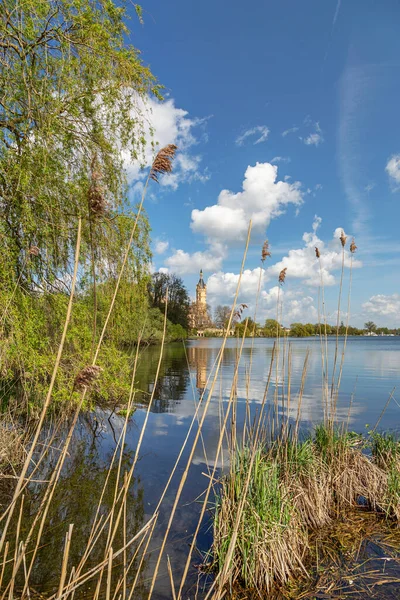 Schwerin Vista Lago Para Castelo Schwerin Primavera Mecklemburgo Pomerânia Ocidental — Fotografia de Stock