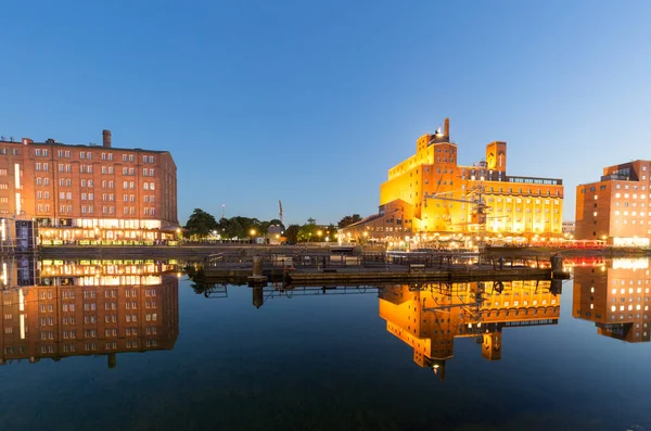 Awesome Water Reflections Illuminated Inner Harbor Duisburg — стоковое фото