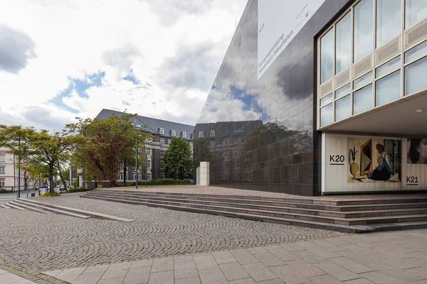 Duesseldorf Vista Para Museu K20 K21 Com Reflexões Sobre Mármore — Fotografia de Stock