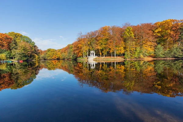 Krefeld Veduta Del Parco Cittadino Autunno Acque Tranquille Germania — Foto Stock