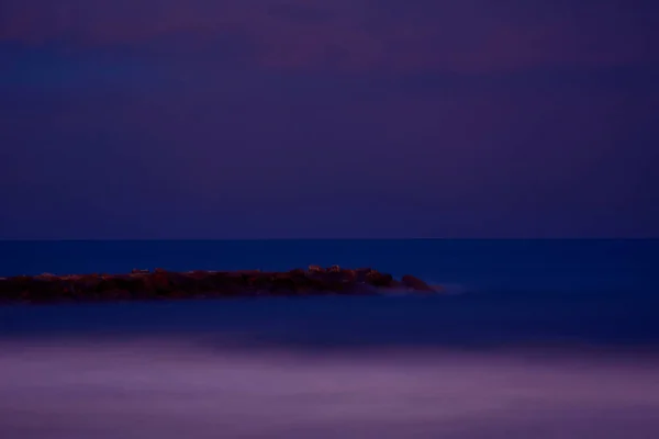 Rompeolas Playa Atardecer Larga Exposición Efecto Pictórico — Foto de Stock