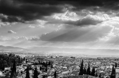Kentsel peyzaj, Granada şehir manzaralı, Andalusia, Güney İspanya, siyah beyaz resim