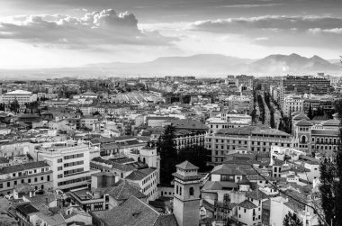 Kentsel peyzaj, Granada şehir manzaralı, Andalusia, Güney İspanya, siyah beyaz resim